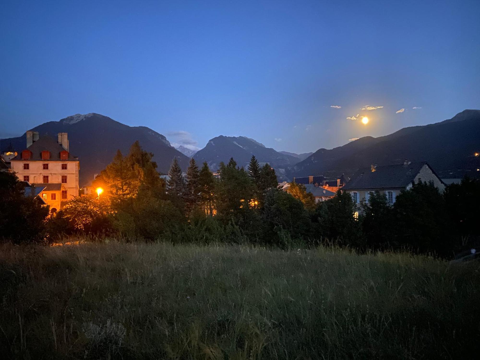 Aparthotel Le Pavillon Des Officiers Mont-Dauphin Zewnętrze zdjęcie