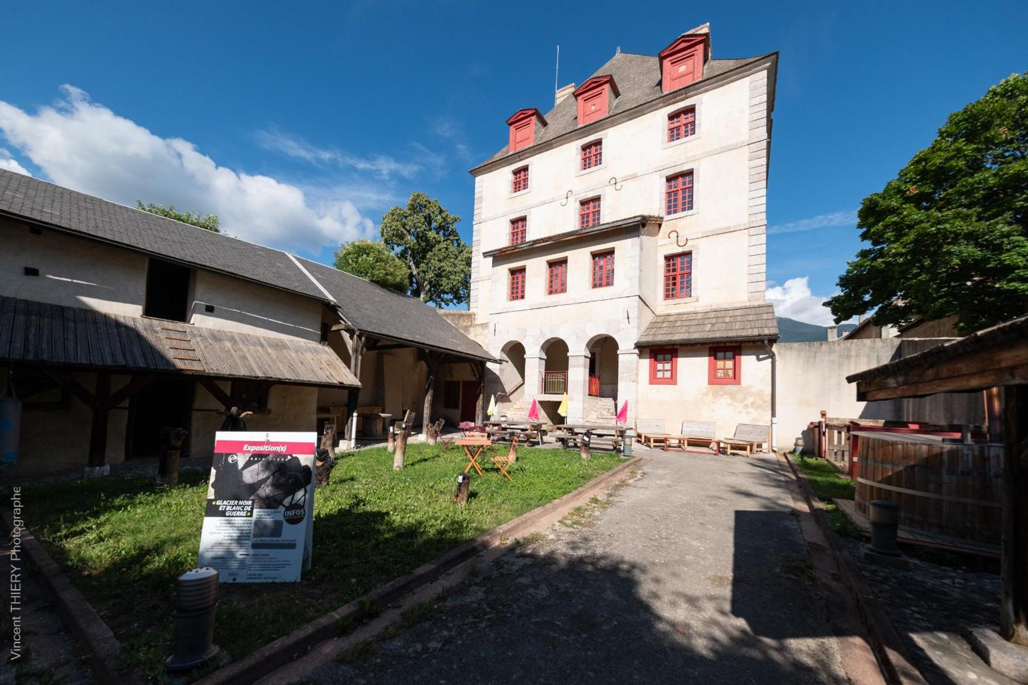 Aparthotel Le Pavillon Des Officiers Mont-Dauphin Zewnętrze zdjęcie