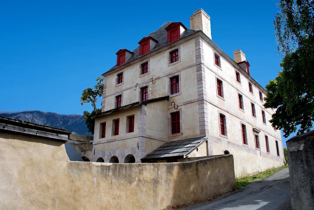 Aparthotel Le Pavillon Des Officiers Mont-Dauphin Zewnętrze zdjęcie